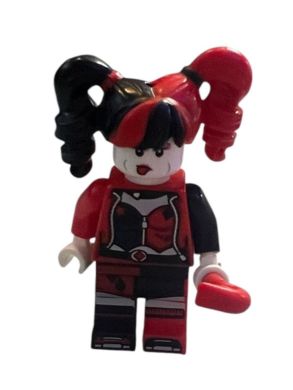 LEGO Harley Quinn Style Minifigure Custom Red Black Pigtails DC Villain Figure - Picture 4 of 4
